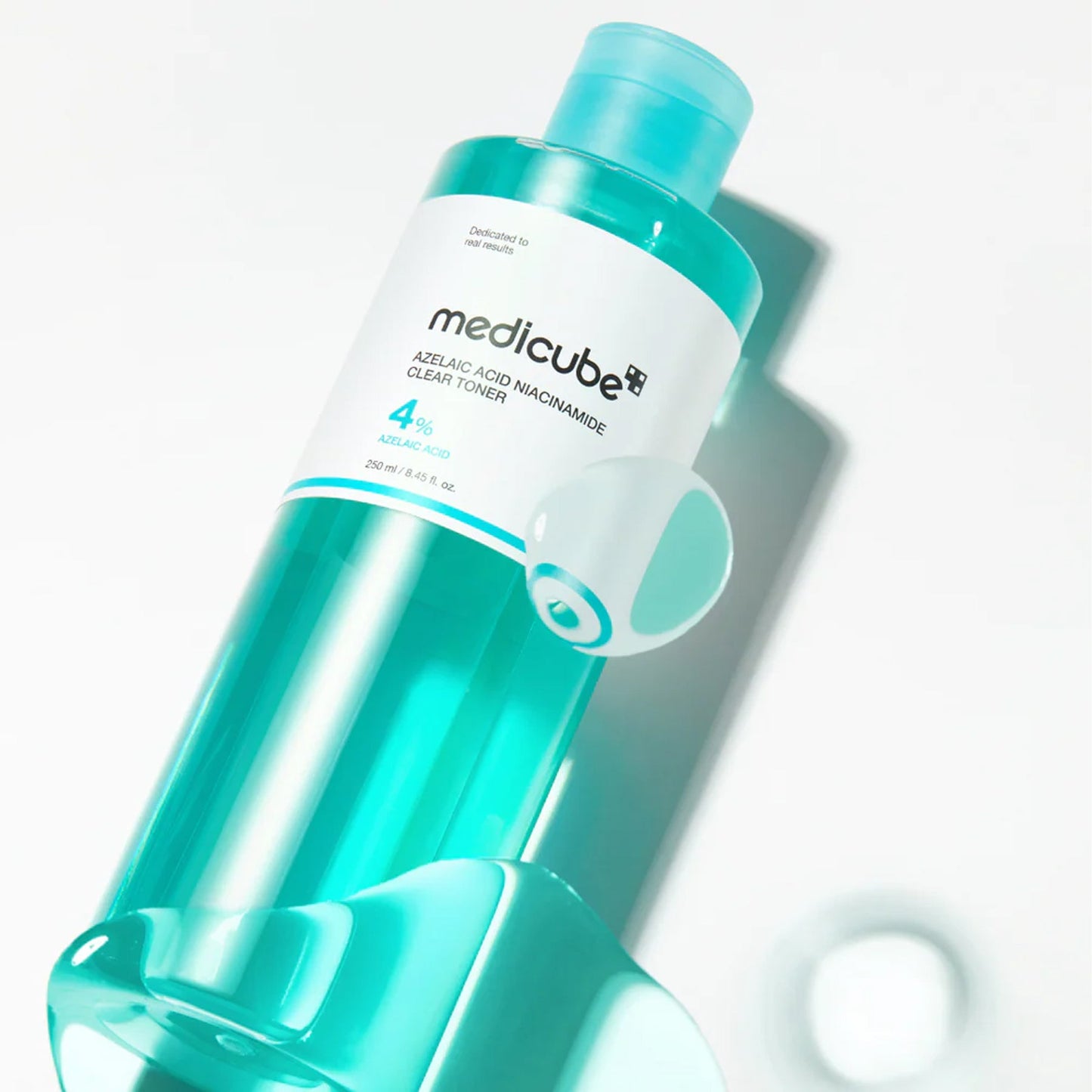 Medicube Azelaic Acid Niacinamide Clear Toner advantages — azelaic acid with niacinamide for barrier repair