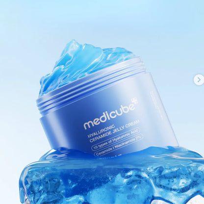 Key benefits of Medicube Hyaluronic Ceramide Jelly Cream: deep hydration, stronger skin barrier and brightening care
